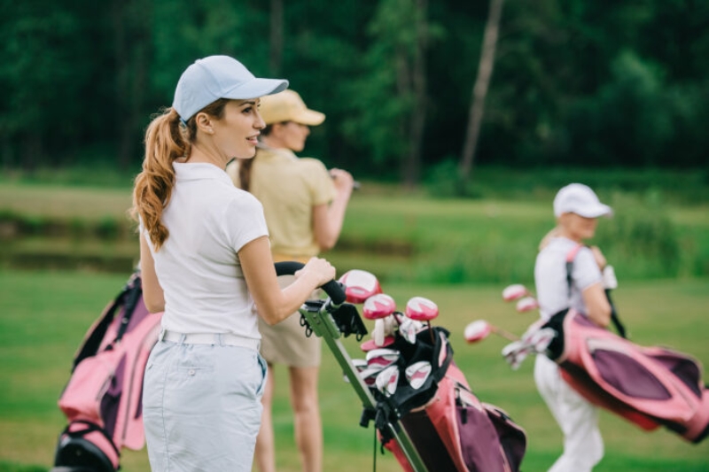 physical differences in ladies golf clubs