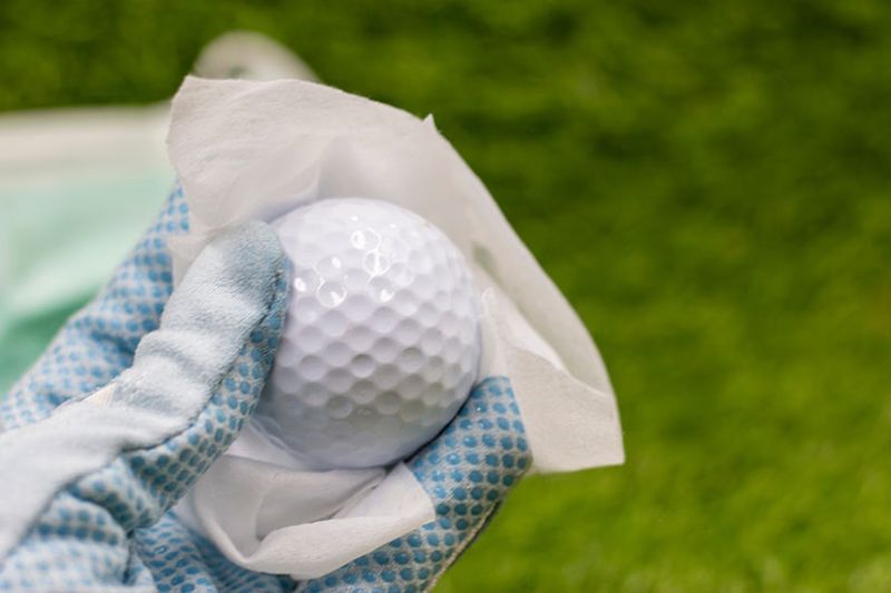 How to Clean Dirty Golf Balls: A Comprehensive Guide